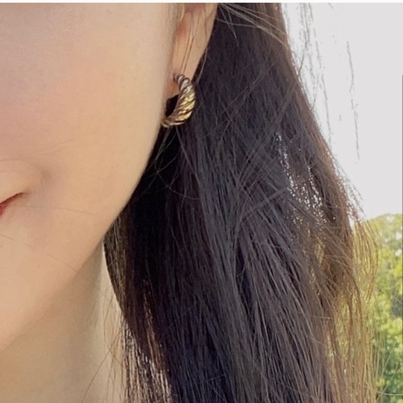 Mejuri Croissant Earrings 2025